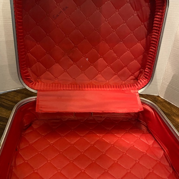 ***SOLD*** Darling Vintage ‘Going to Grandma’s’ Suitcase - Picture 6 of 6